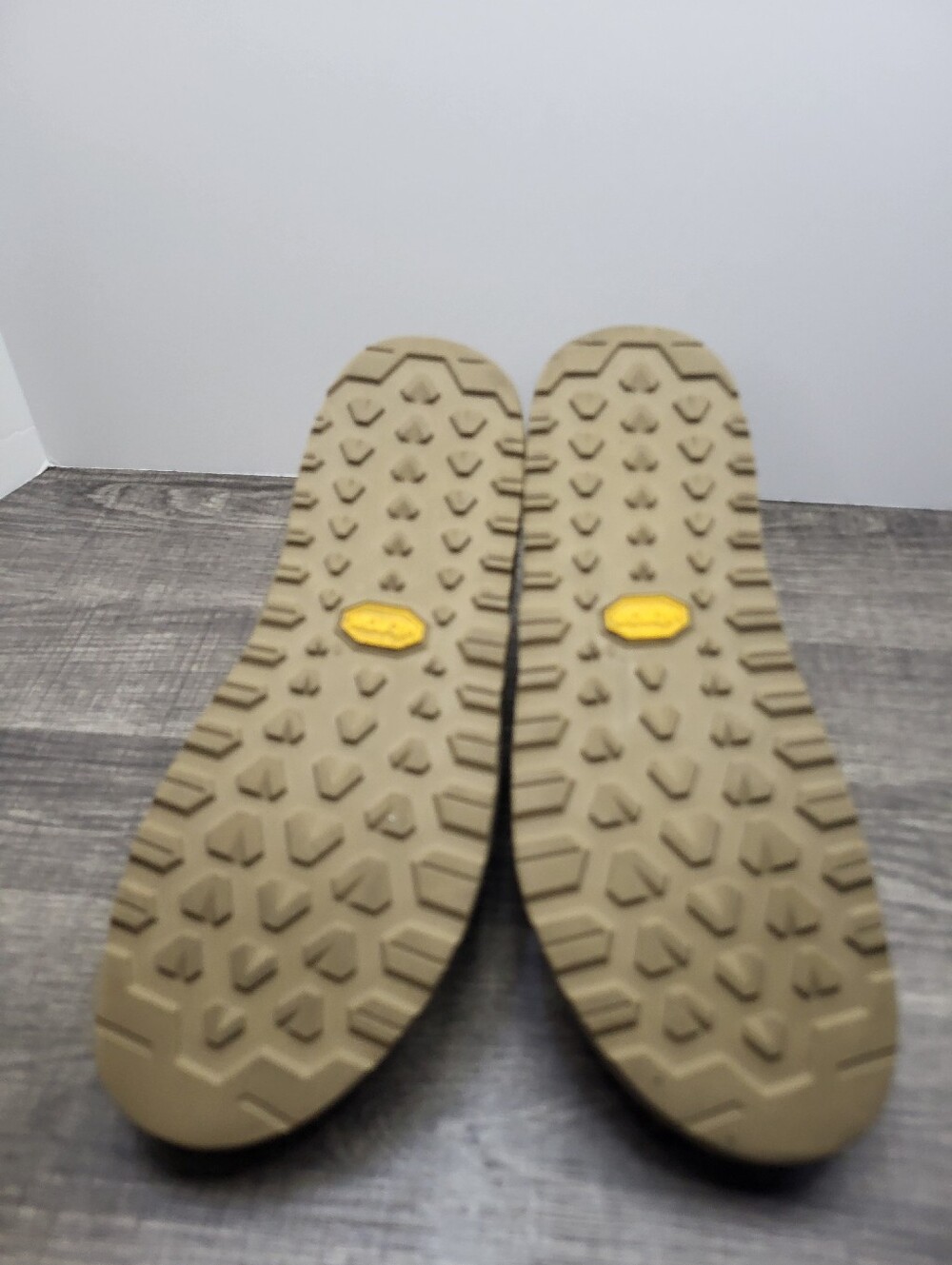 Arc'teryx Kragg Black Women's Size 8 Canvas Tan Vibram Soles Slip On Shoes - Picture 8 of 11
